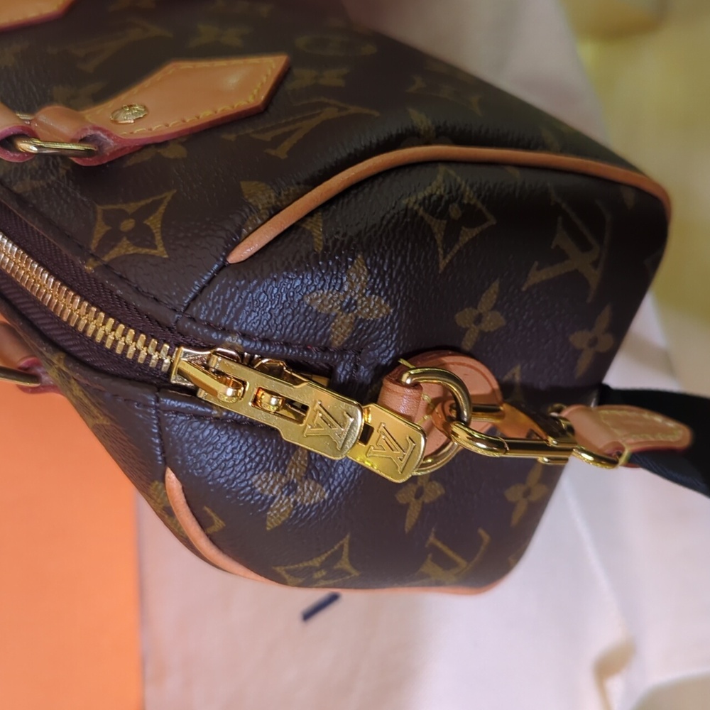 Louis Vuitton Speedy 20 Bandouliere With Strap and Coin Pouch - Picture 8 of 16